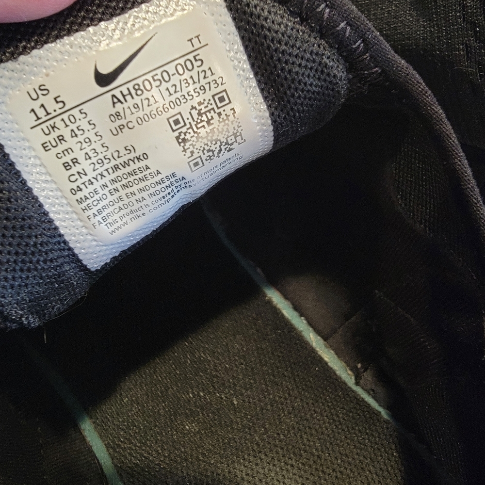 Nike Air Max 270 Mens 11.5 Triple Black Running Shoes Sneakers AH8050-005 - Picture 7 of 16